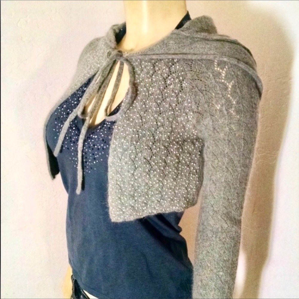 ❄️FREE PEOPLE SWEATER WITH PEARL BEADING❄️EUC